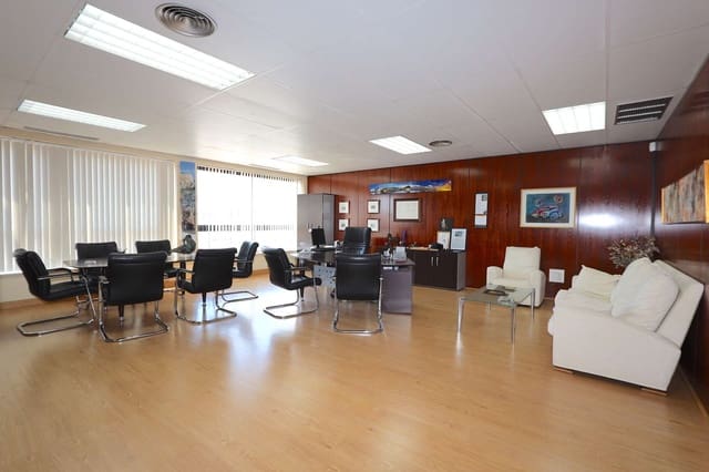 8 quarto Escritório para venda em Centro Urbano, Dénia - 350 000 € (Ref: 5621403)