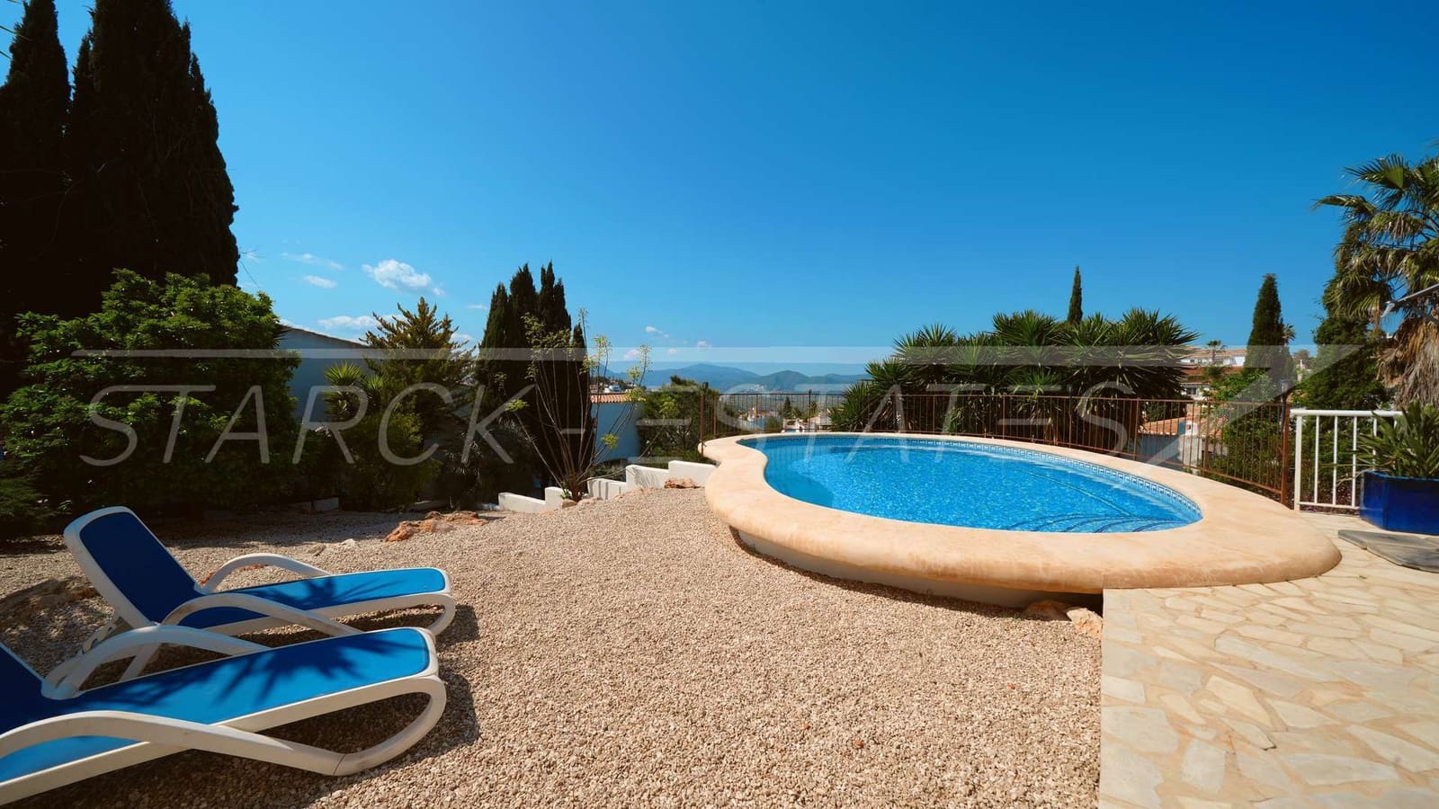 Chalet de 5 habitaciones en Monte Pego en venta con piscina garaje - 435.000 € (Ref: 6128393)