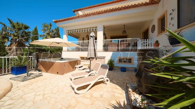 5 sypialnia Willa na sprzedaż w Monte Pego, Pego z basenem garażem - 435 000 € (Ref: 6128393)