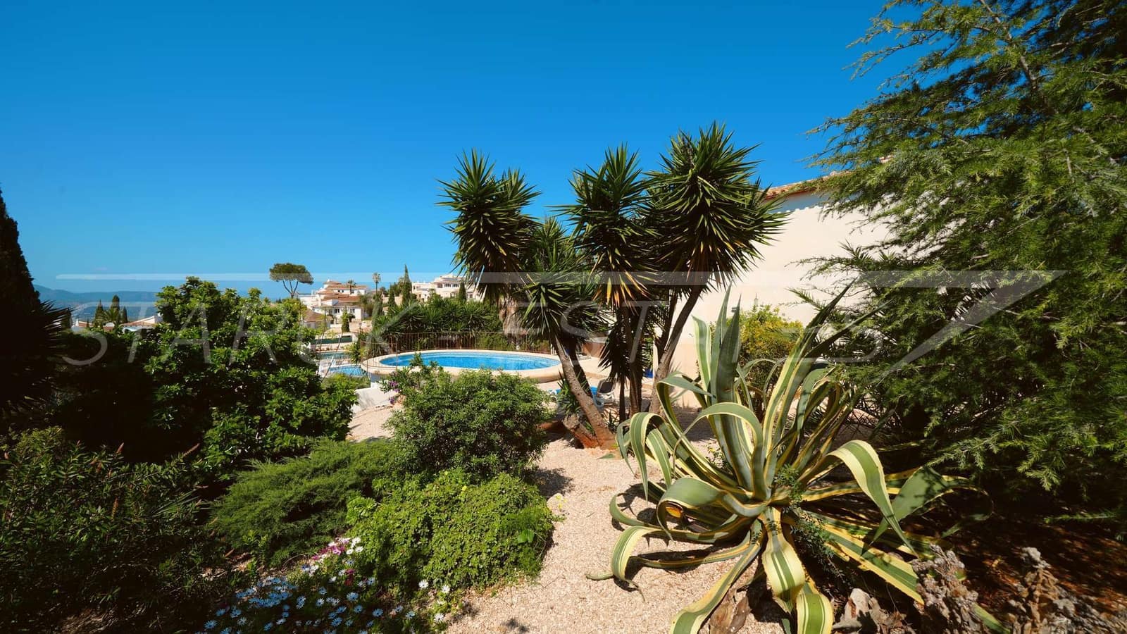 Chalet de 5 habitaciones en Monte Pego en venta con piscina garaje - 435.000 € (Ref: 6128393)