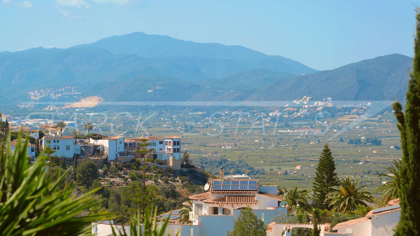 Chalet de 5 habitaciones en Monte Pego en venta con piscina garaje - 435.000 € (Ref: 6128393)