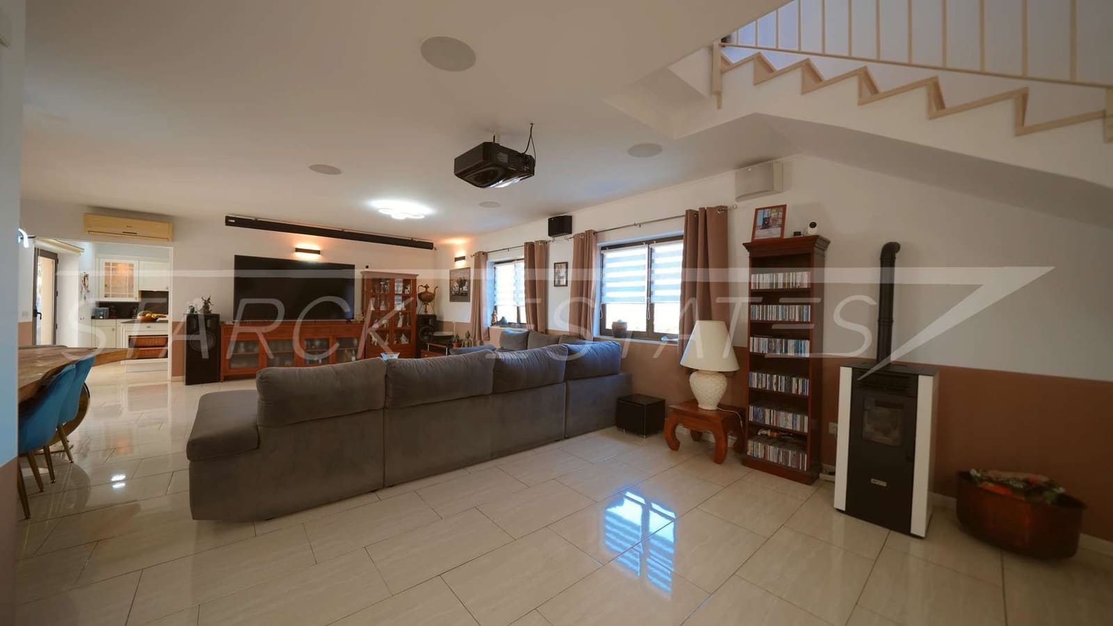 Chalet de 5 habitaciones en Monte Pego en venta con piscina garaje - 435.000 € (Ref: 6128393)