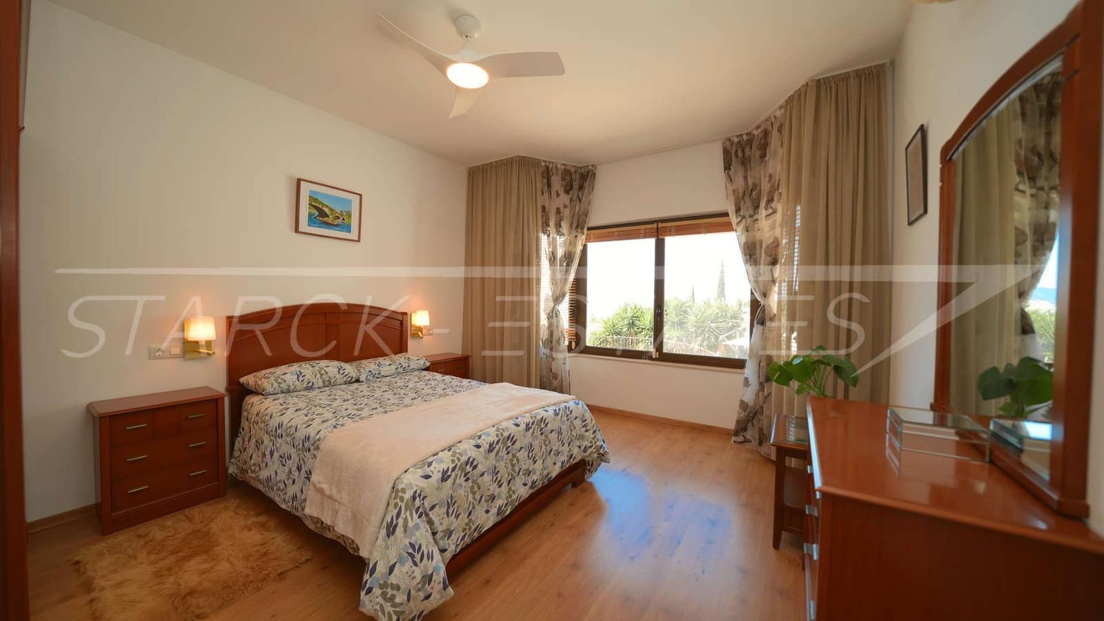 Chalet de 5 habitaciones en Monte Pego en venta con piscina garaje - 435.000 € (Ref: 6128393)