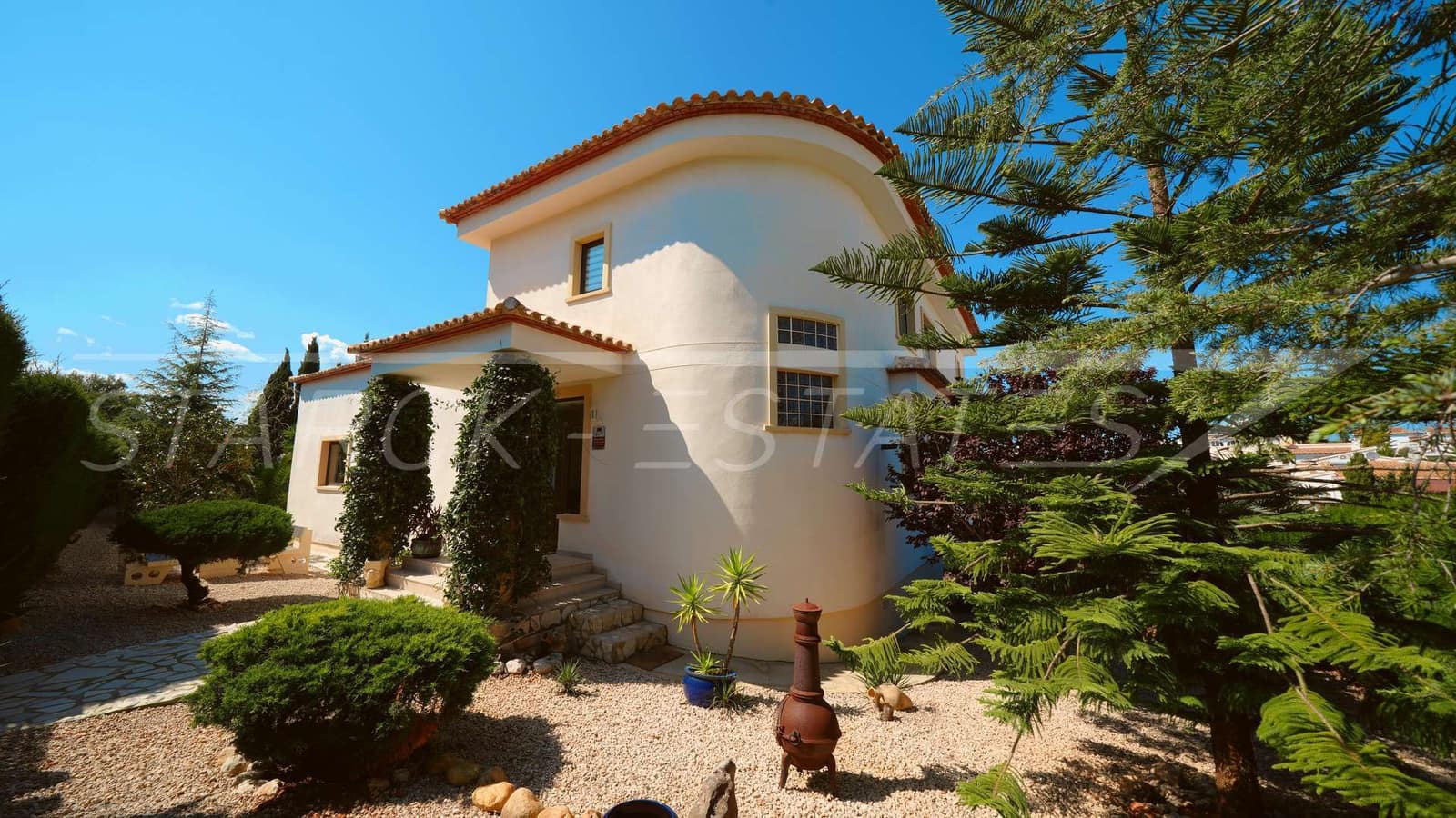 Chalet de 5 habitaciones en Monte Pego en venta con piscina garaje - 435.000 € (Ref: 6128393)