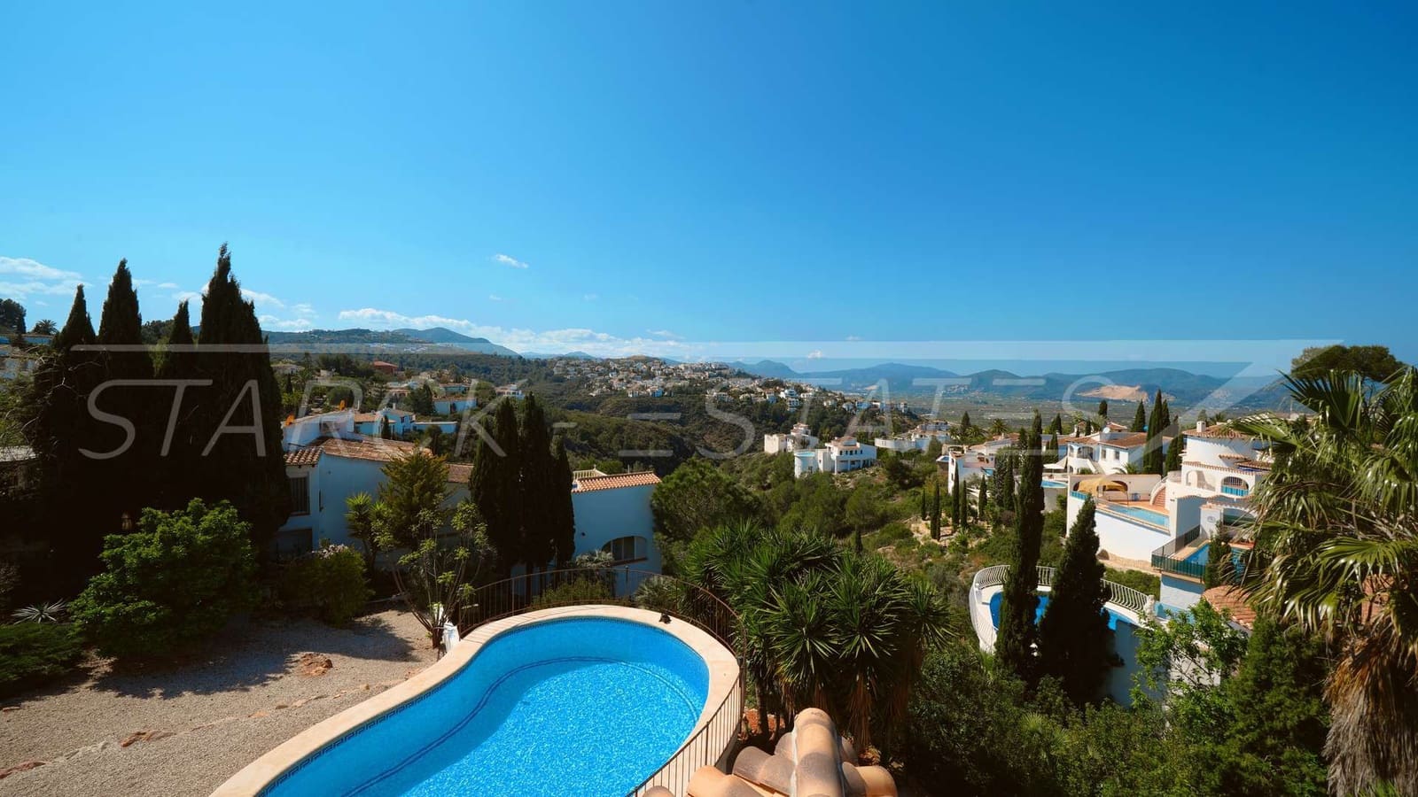 Chalet de 5 habitaciones en Monte Pego en venta con piscina garaje - 435.000 € (Ref: 6128393)