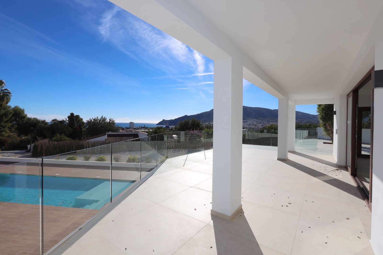4 sypialnia Willa na sprzedaż w Altea z basenem garażem - 2 250 000 € (Ref: 6525019)