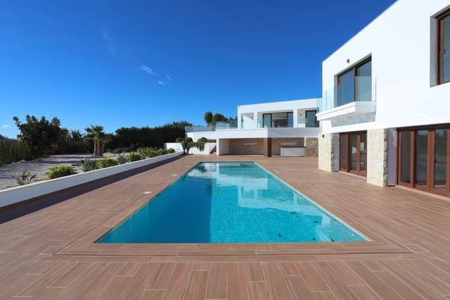 4 sypialnia Willa na sprzedaż w Altea z basenem garażem - 2 250 000 € (Ref: 6525019)
