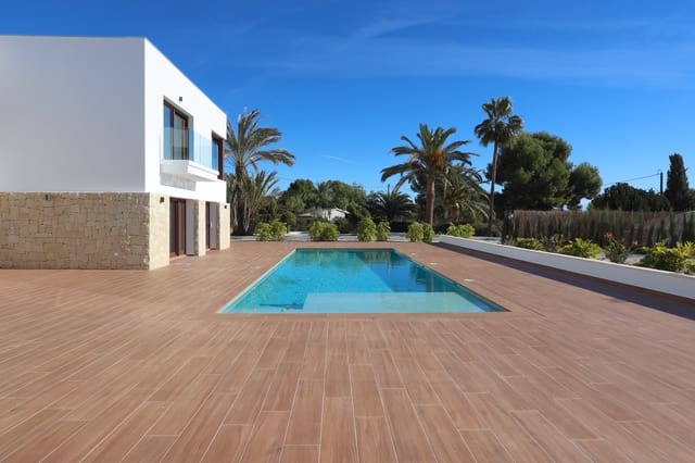 4 sypialnia Willa na sprzedaż w Altea z basenem garażem - 2 250 000 € (Ref: 6525019)