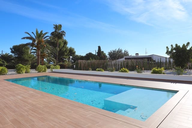 4 sypialnia Willa na sprzedaż w Altea z basenem garażem - 2 250 000 € (Ref: 6525019)