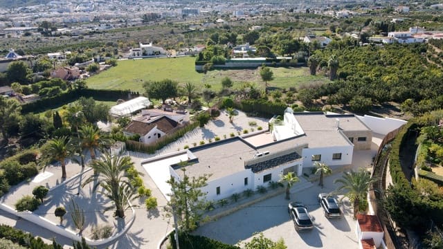 4 sypialnia Willa na sprzedaż w Altea z basenem garażem - 2 250 000 € (Ref: 6525019)