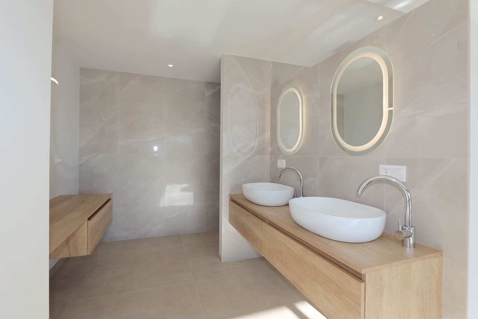 4 sypialnia Willa na sprzedaż w Altea z basenem garażem - 2 250 000 € (Ref: 6525019)