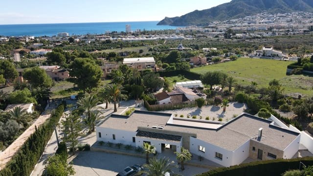 4 sypialnia Willa na sprzedaż w Altea z basenem garażem - 2 250 000 € (Ref: 6525019)