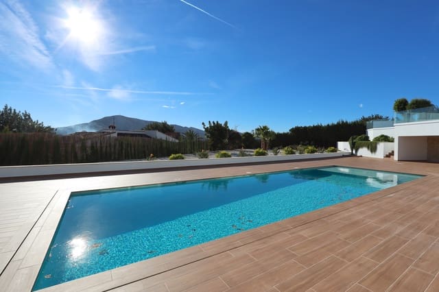 4 sypialnia Willa na sprzedaż w Altea z basenem garażem - 2 250 000 € (Ref: 6525019)