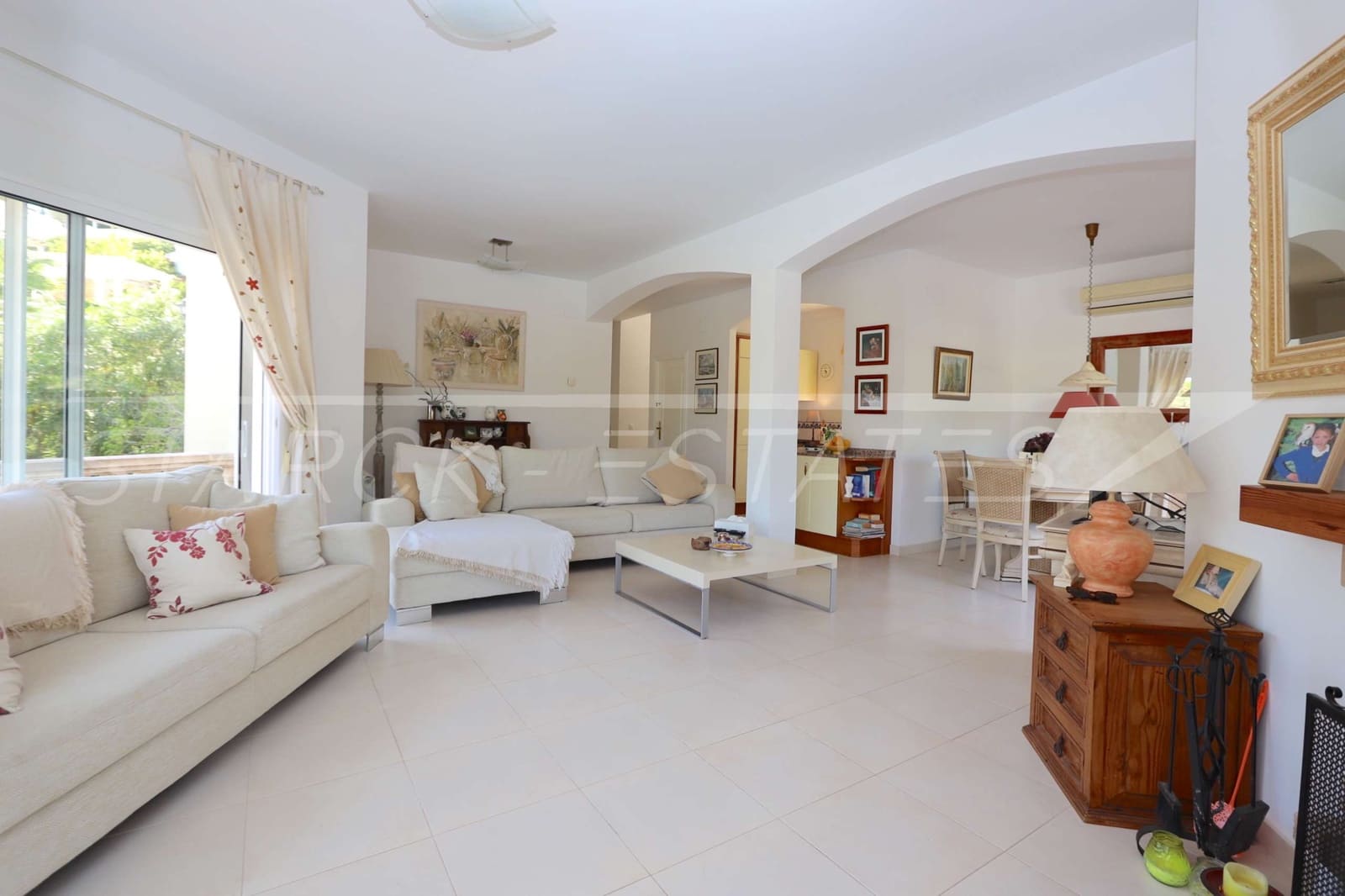 6 bedroom Villa for sale in Pedreguer with pool - € 650,000 (Ref: 6866970)