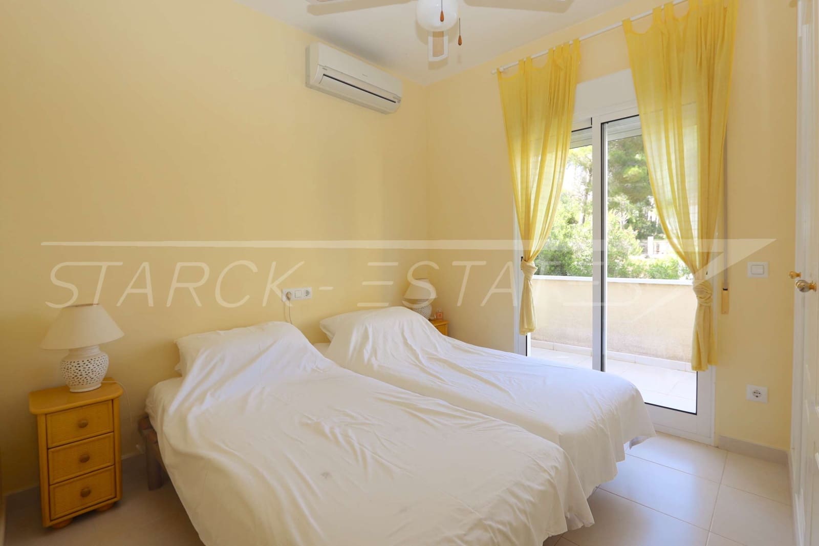 6 bedroom Villa for sale in Pedreguer with pool - € 650,000 (Ref: 6866970)