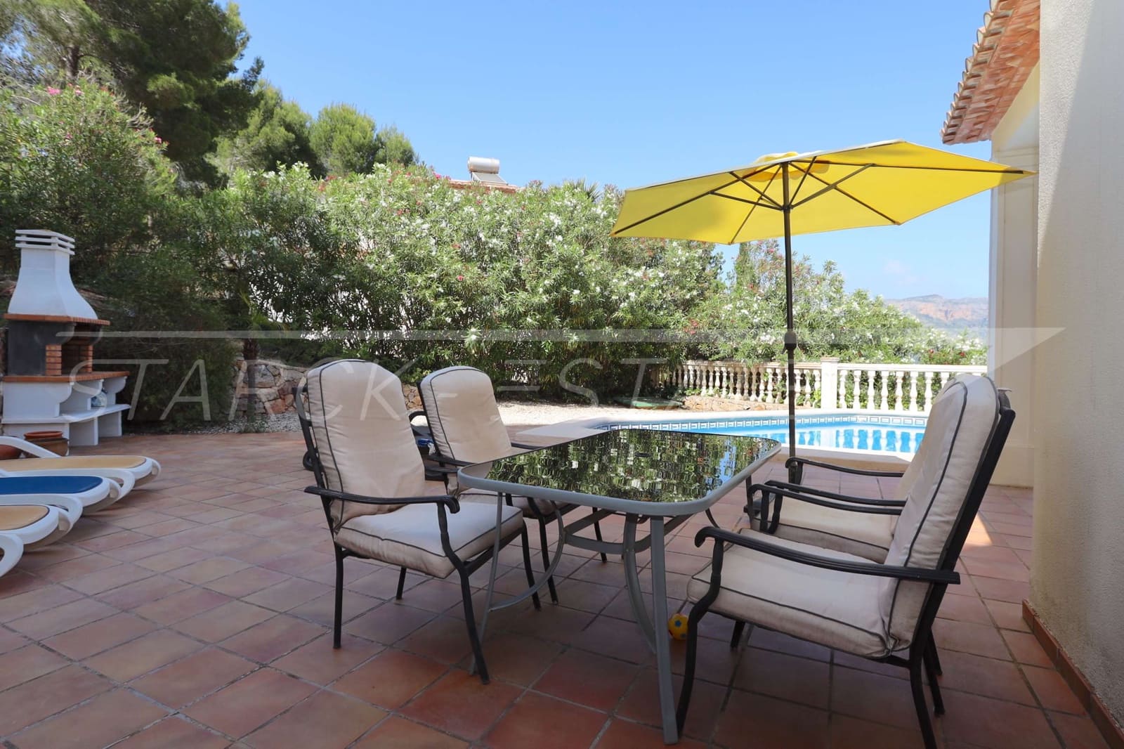 6 bedroom Villa for sale in Pedreguer with pool - € 650,000 (Ref: 6866970)