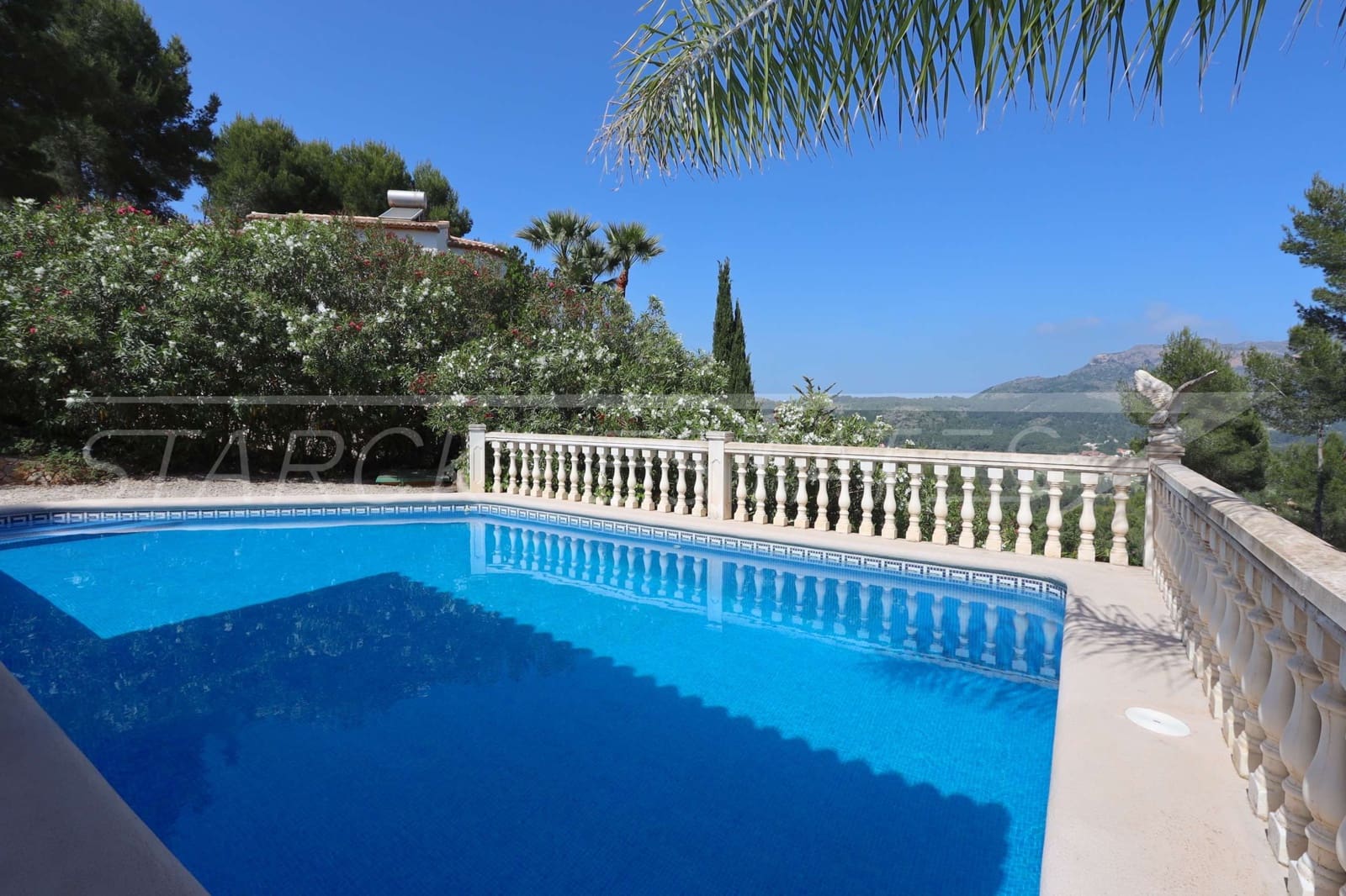 6 bedroom Villa for sale in Pedreguer with pool - € 650,000 (Ref: 6866970)