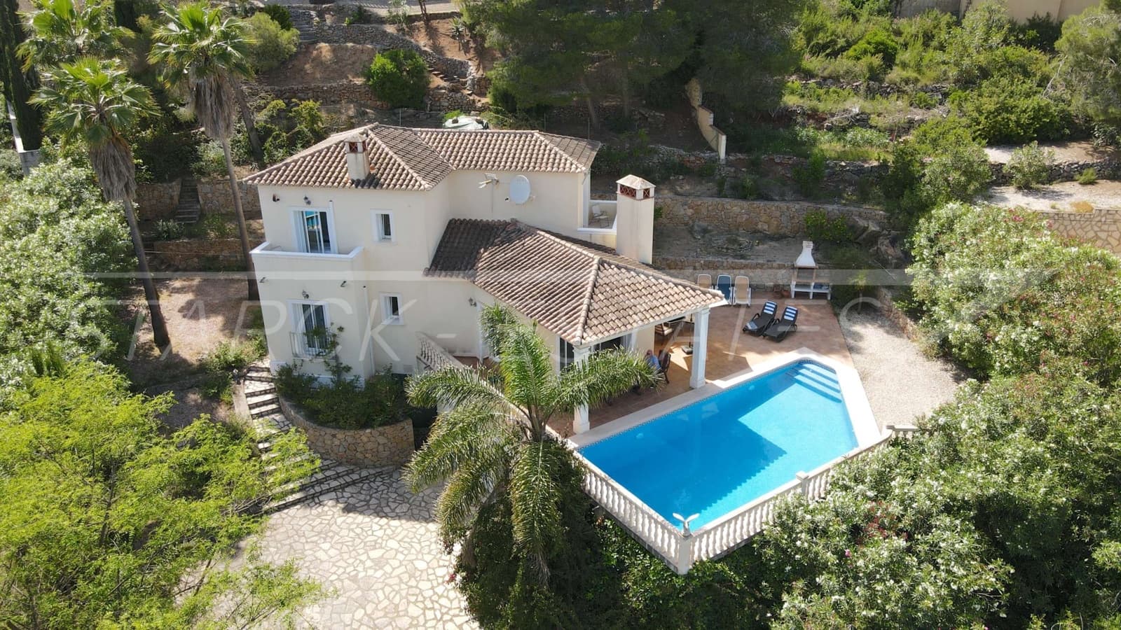 6 bedroom Villa for sale in Pedreguer with pool - € 650,000 (Ref: 6866970)