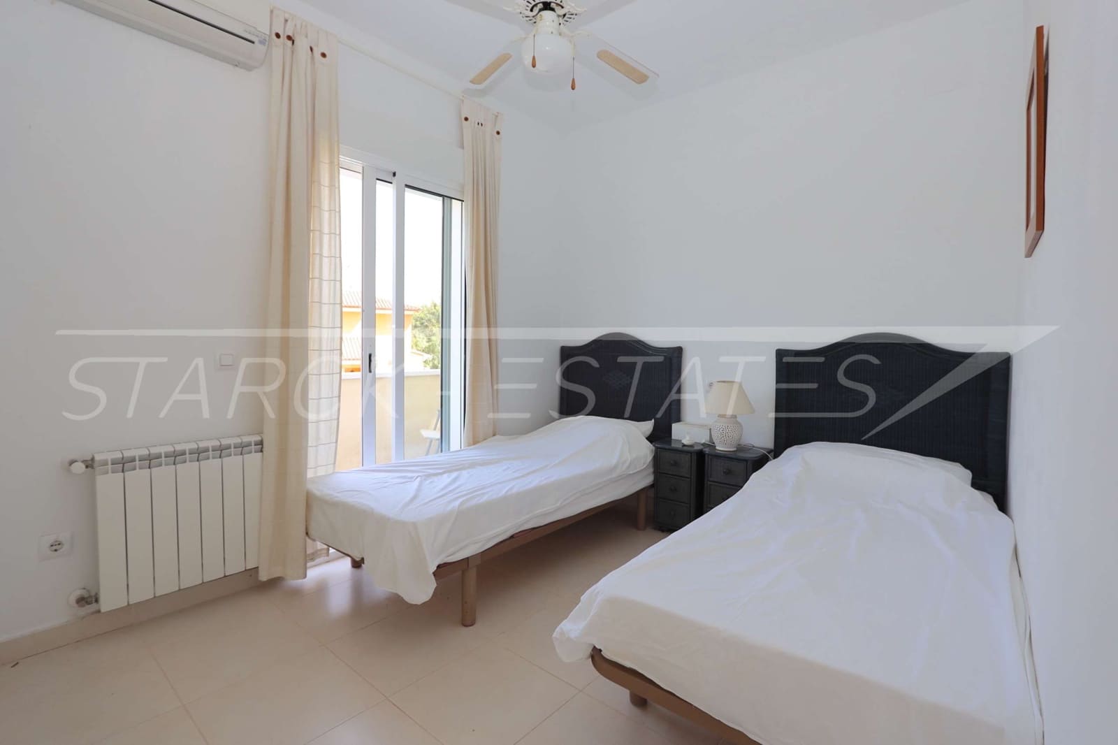 6 bedroom Villa for sale in Pedreguer with pool - € 650,000 (Ref: 6866970)