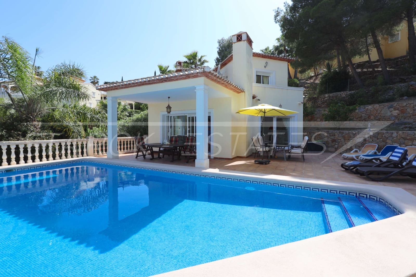 6 bedroom Villa for sale in Pedreguer with pool - € 650,000 (Ref: 6866970)