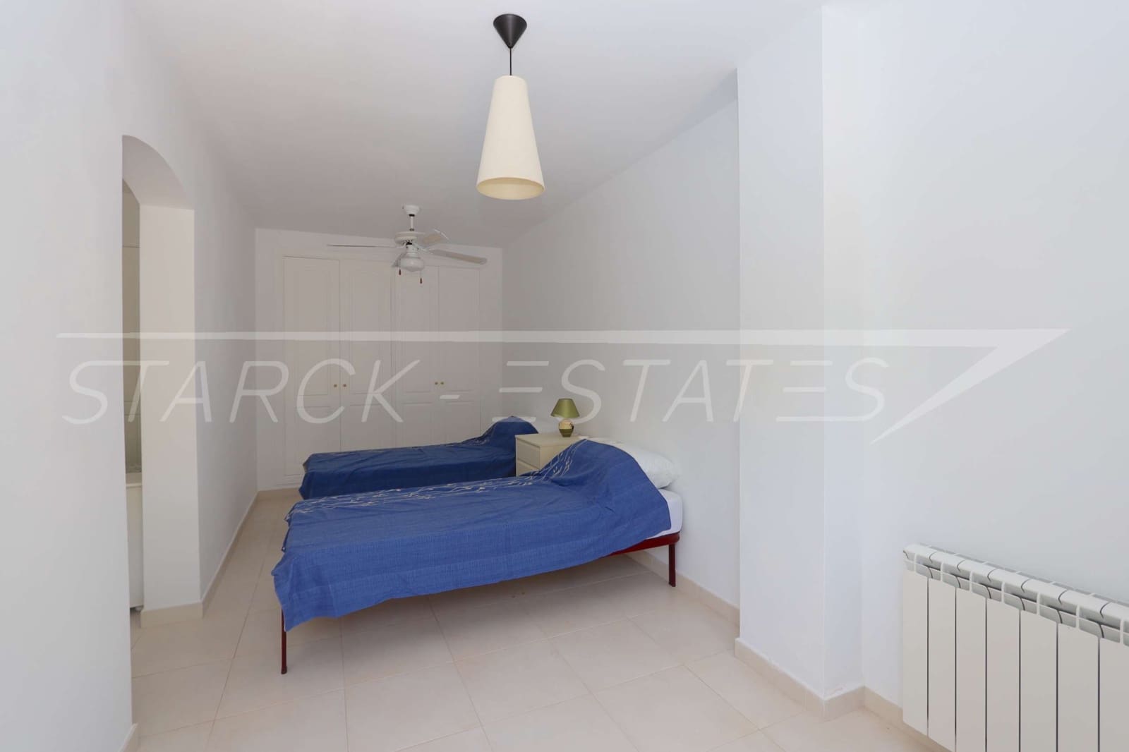 6 bedroom Villa for sale in Pedreguer with pool - € 650,000 (Ref: 6866970)