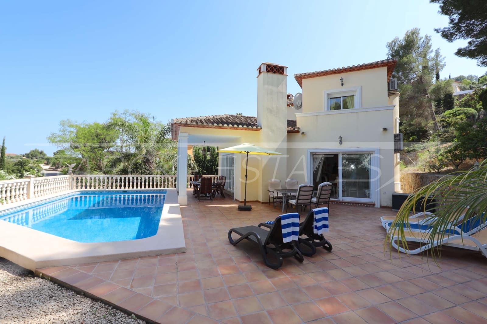 6 bedroom Villa for sale in Pedreguer with pool - € 650,000 (Ref: 6866970)