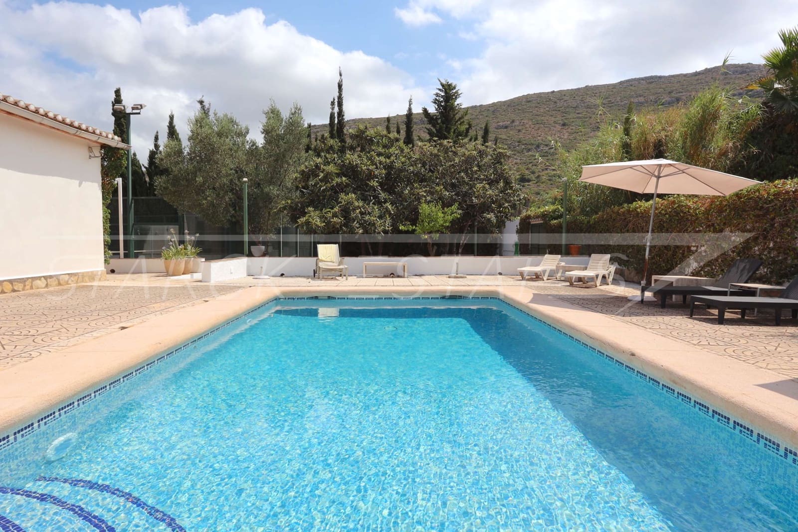 5 soveværelse Finca/Landehus til salg i Denia med swimmingpool - € 685.000 (Ref: 7000175)