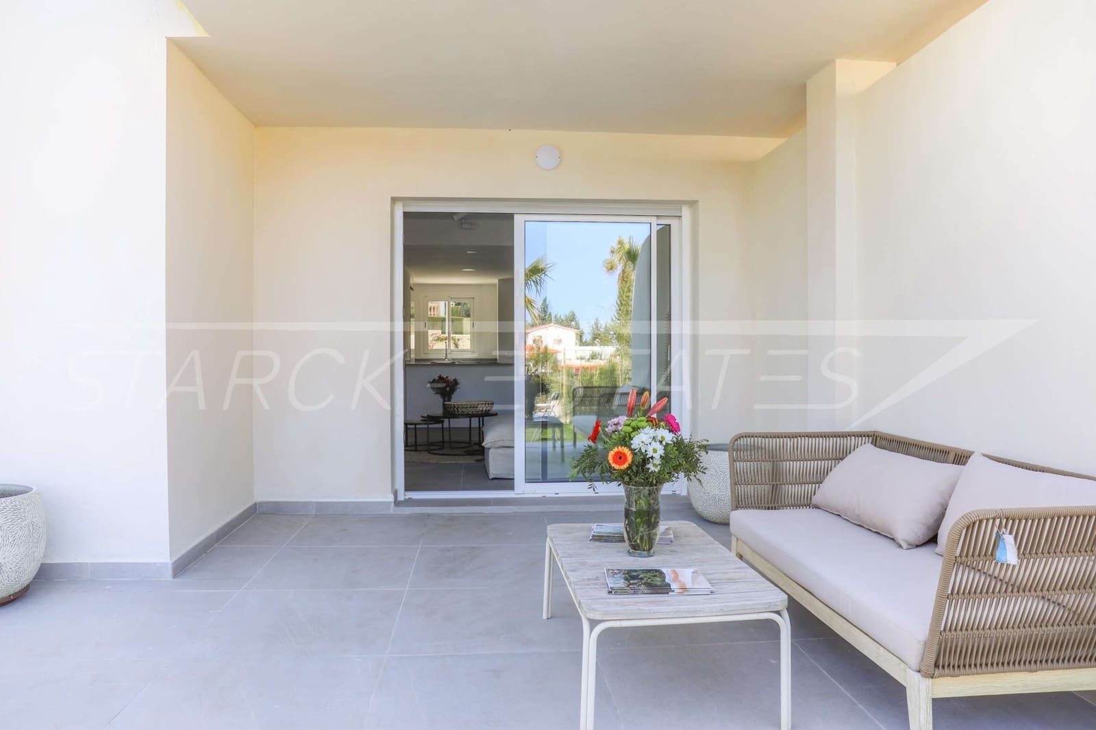 2 bedroom Apartment for sale in Denia with pool - € 381,150 (Ref: 8008839)