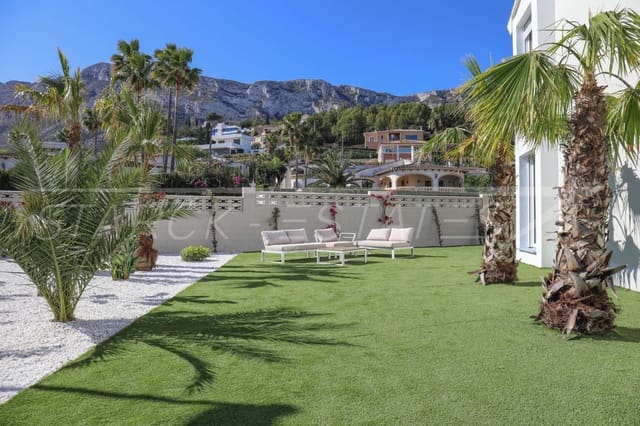 2 bedroom Apartment for sale in Centro Urbano, Dénia with pool - € 381,150 (Ref: 8008839)