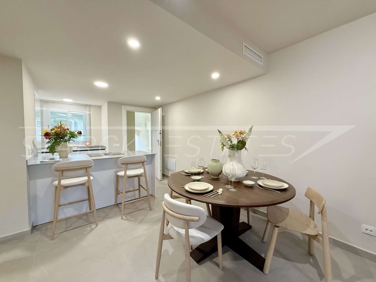 2 bedroom Apartment for sale in Denia with pool - € 381,150 (Ref: 8008839)