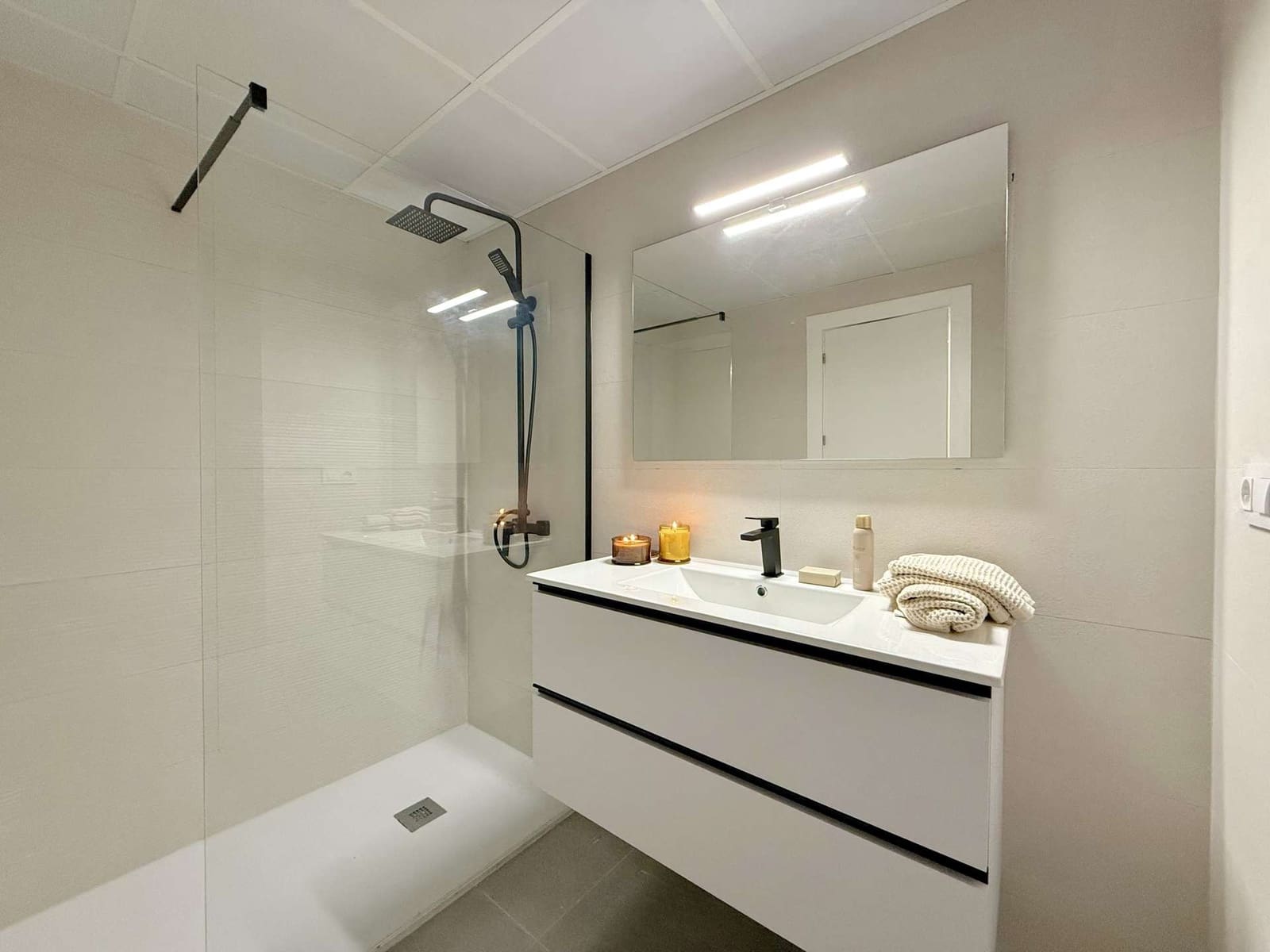 2 bedroom Apartment for sale in Denia with pool - € 381,150 (Ref: 8008839)