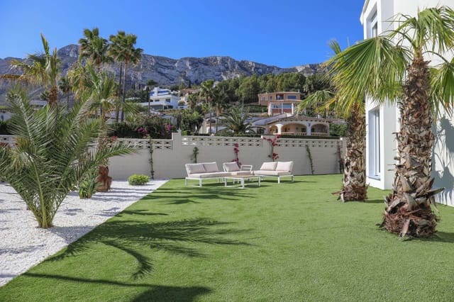 Apartamento de 2 habitaciones en Centro Urbano, Dénia en venta con piscina - 381.150 € (Ref: 8008839)