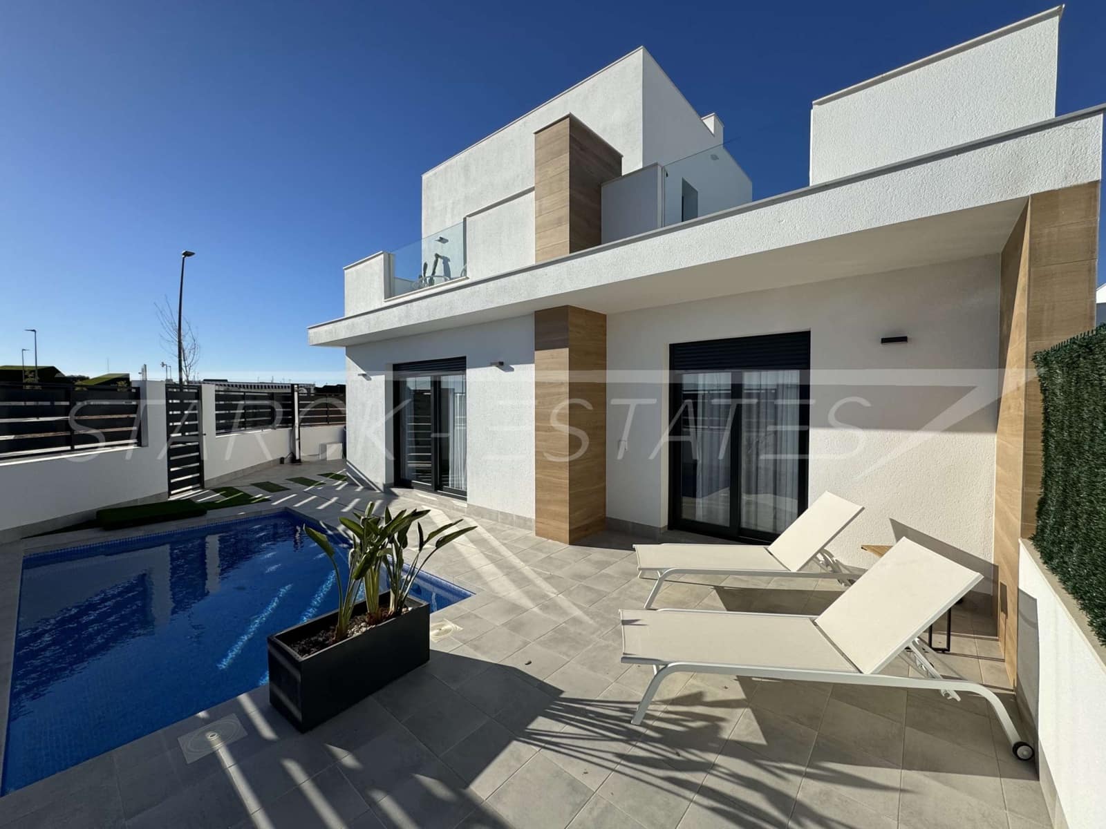 3 bedroom Villa for sale in Roldan with pool - € 359,500 (Ref: 8315269)