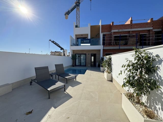 Casa de 3 habitaciones en San Pedro del Pinatar ciudad, San Pedro del Pinatar en venta con piscina - 359.000 € (Ref: 8315271)
