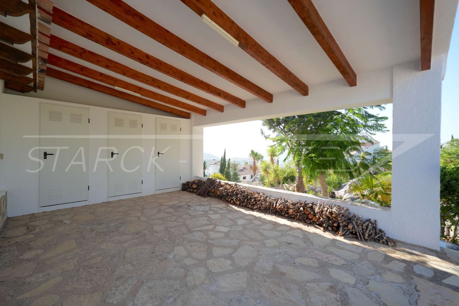 4 soveværelse Villa til salg i Monte Pego med swimmingpool garage - € 750.000 (Ref: 8493048)