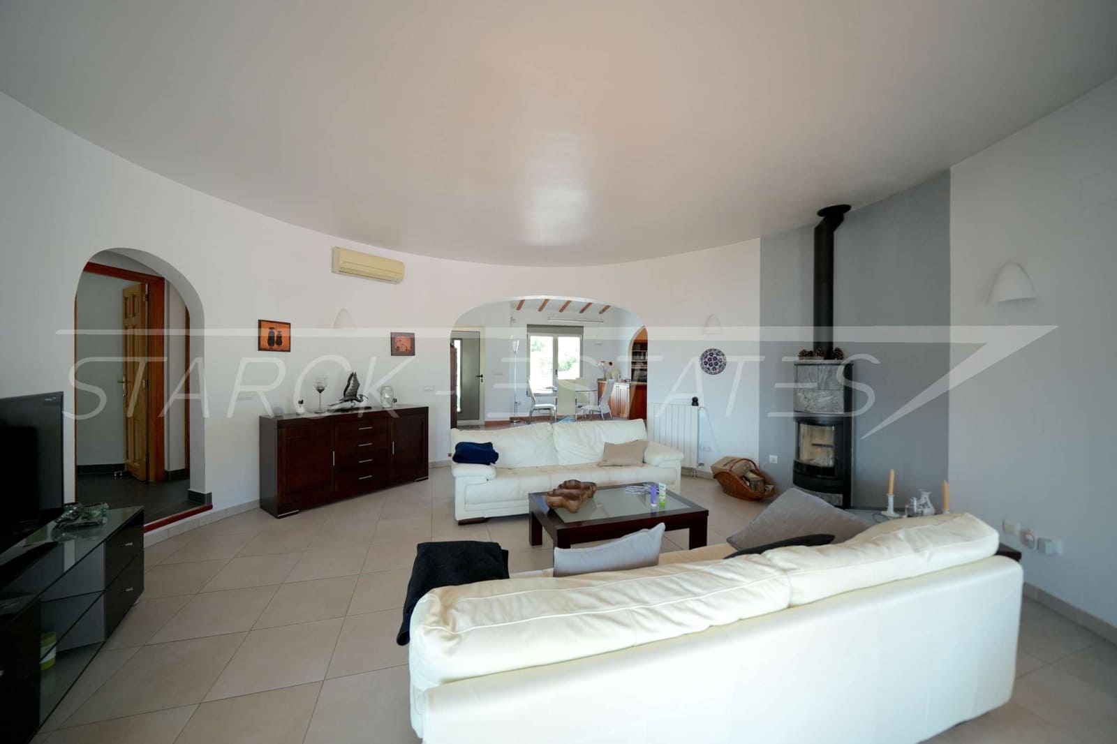 4 soveværelse Villa til salg i Monte Pego med swimmingpool garage - € 750.000 (Ref: 8493048)