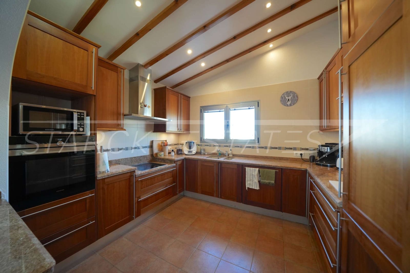 4 soveværelse Villa til salg i Monte Pego med swimmingpool garage - € 750.000 (Ref: 8493048)