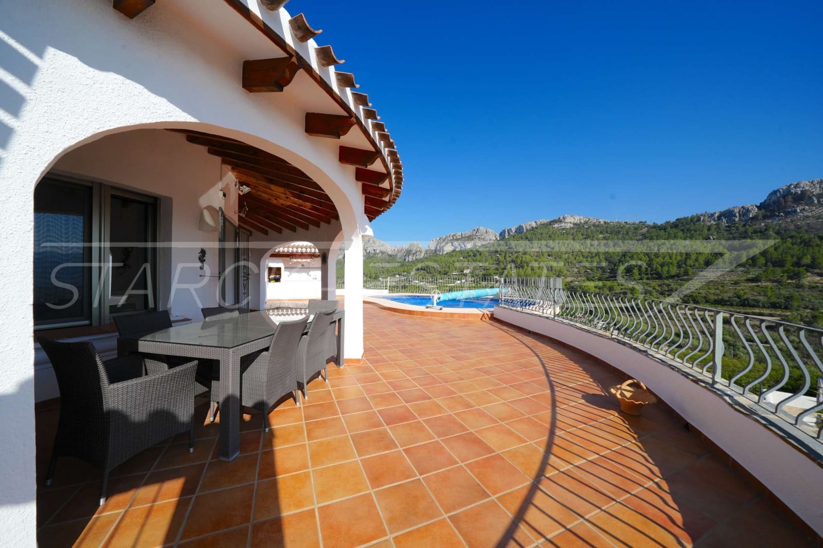 4 soveværelse Villa til salg i Monte Pego med swimmingpool garage - € 750.000 (Ref: 8493048)