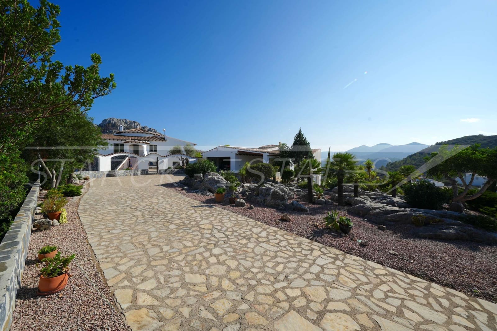 4 soveværelse Villa til salg i Monte Pego med swimmingpool garage - € 750.000 (Ref: 8493048)