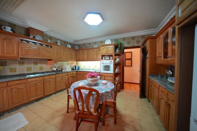 5 bedroom Apartment for sale in Beniarbeig - € 199,999 (Ref: 8727075)