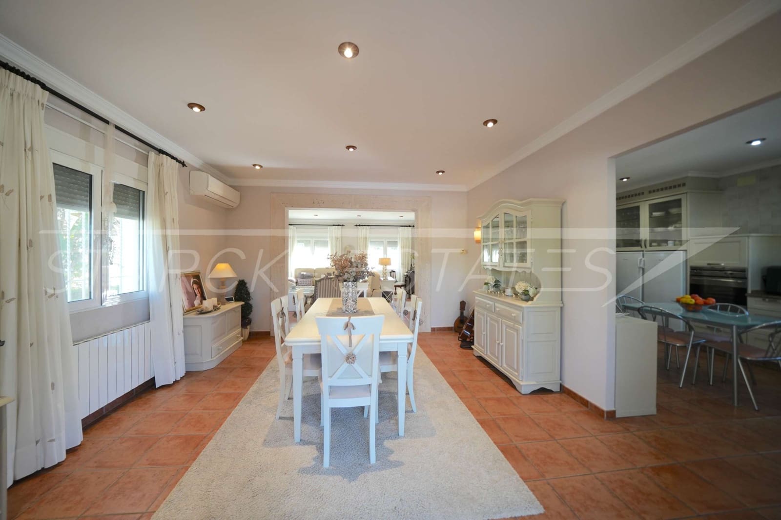 5 Zimmer Villa zu verkaufen in Orba mit Pool Garage - 890.000 € (Ref: 8736105)