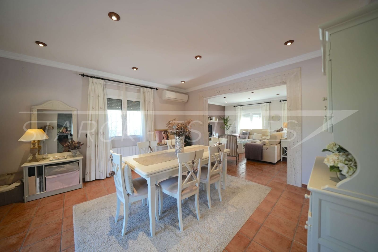 5 Zimmer Villa zu verkaufen in Orba mit Pool Garage - 890.000 € (Ref: 8736105)