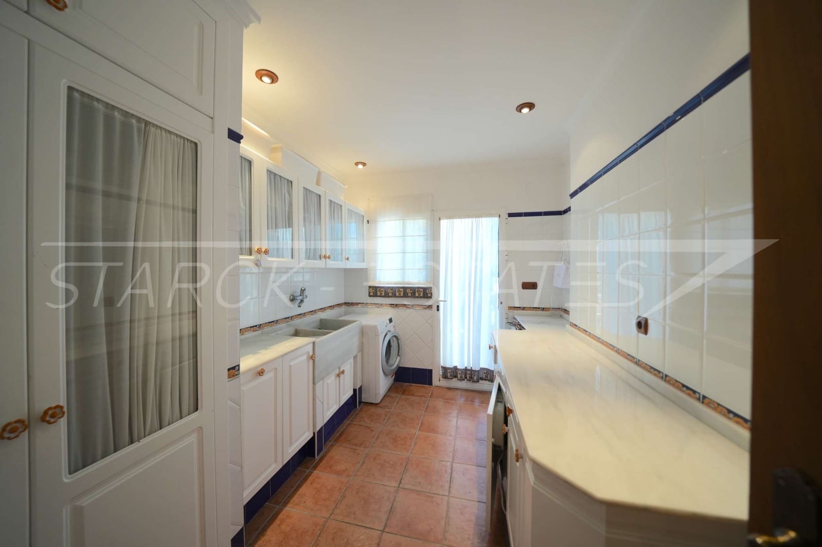 5 Zimmer Villa zu verkaufen in Orba mit Pool Garage - 890.000 € (Ref: 8736105)