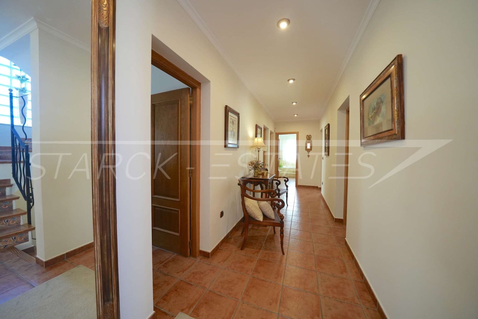 5 Zimmer Villa zu verkaufen in Orba mit Pool Garage - 890.000 € (Ref: 8736105)