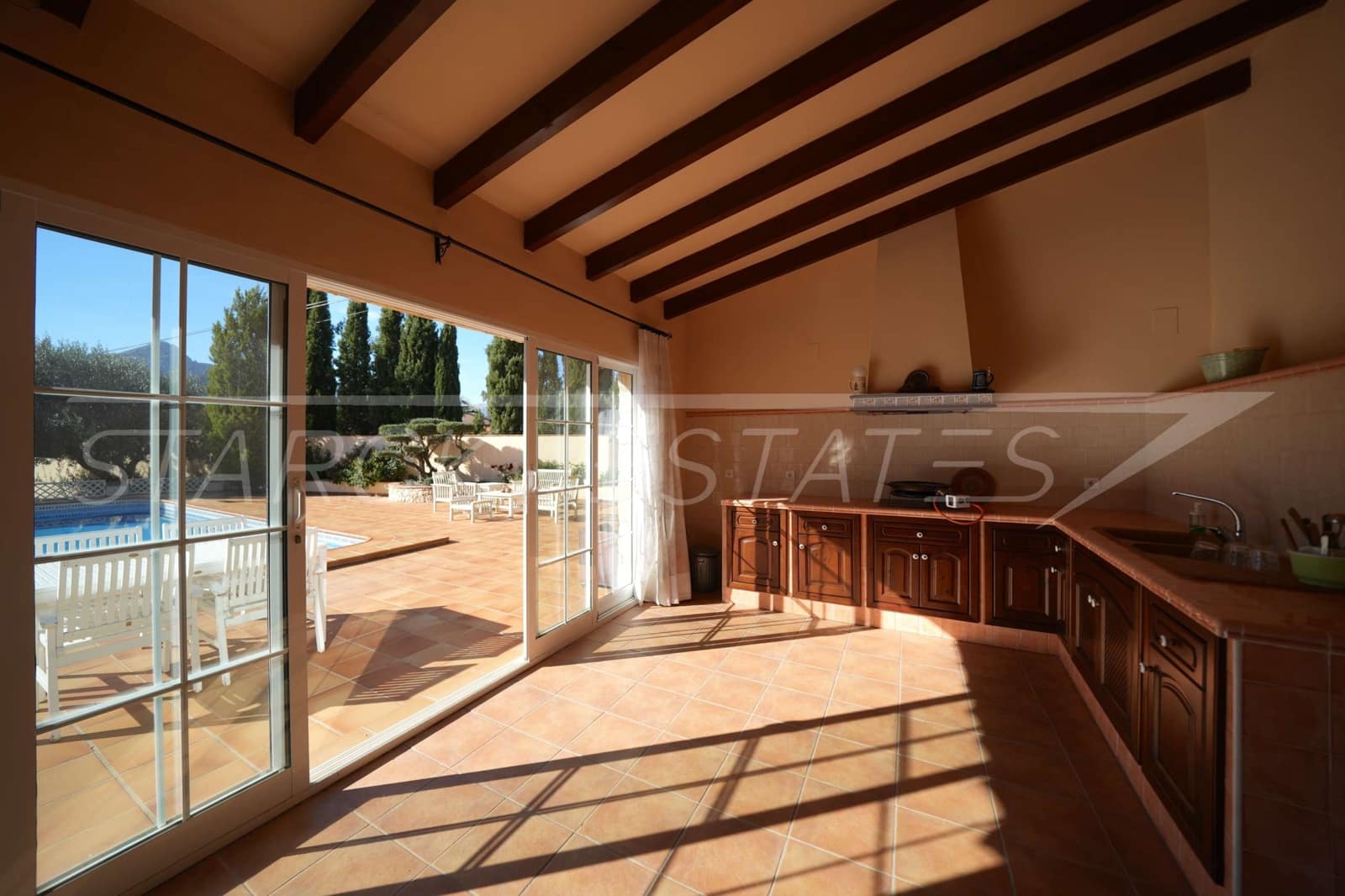 5 Zimmer Villa zu verkaufen in Orba mit Pool Garage - 890.000 € (Ref: 8736105)