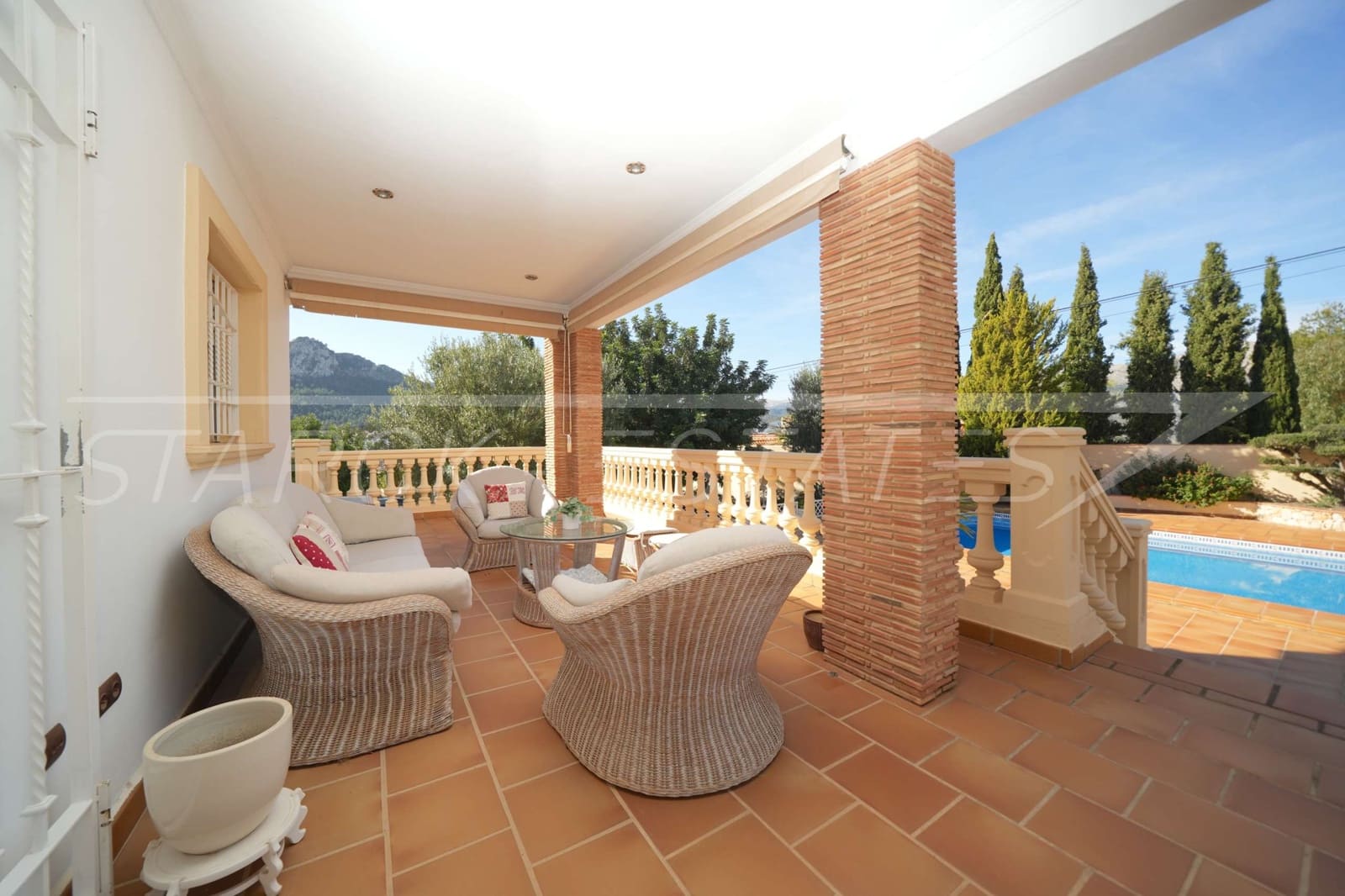 5 Zimmer Villa zu verkaufen in Orba mit Pool Garage - 890.000 € (Ref: 8736105)