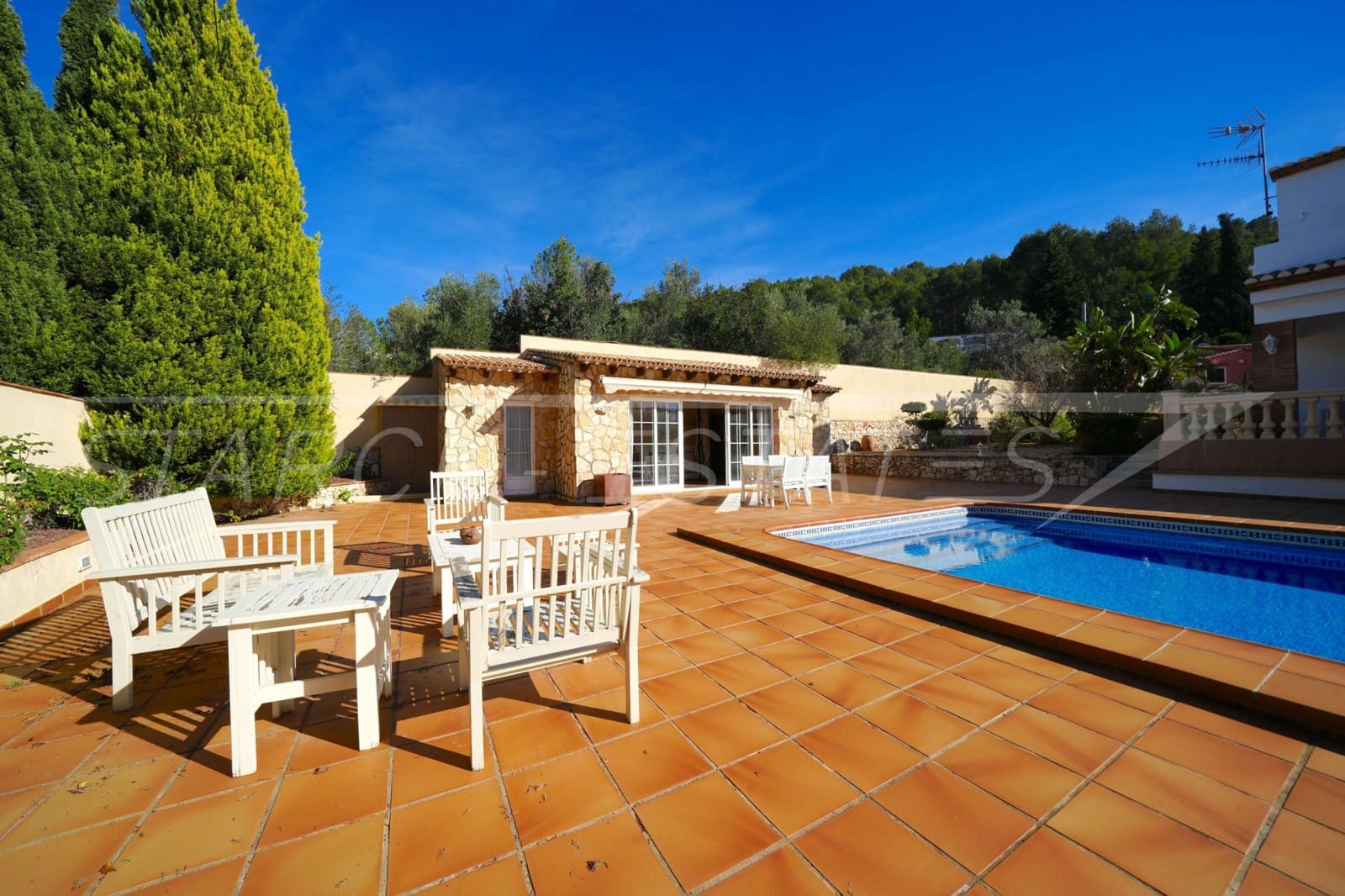 5 Zimmer Villa zu verkaufen in Orba mit Pool Garage - 890.000 € (Ref: 8736105)