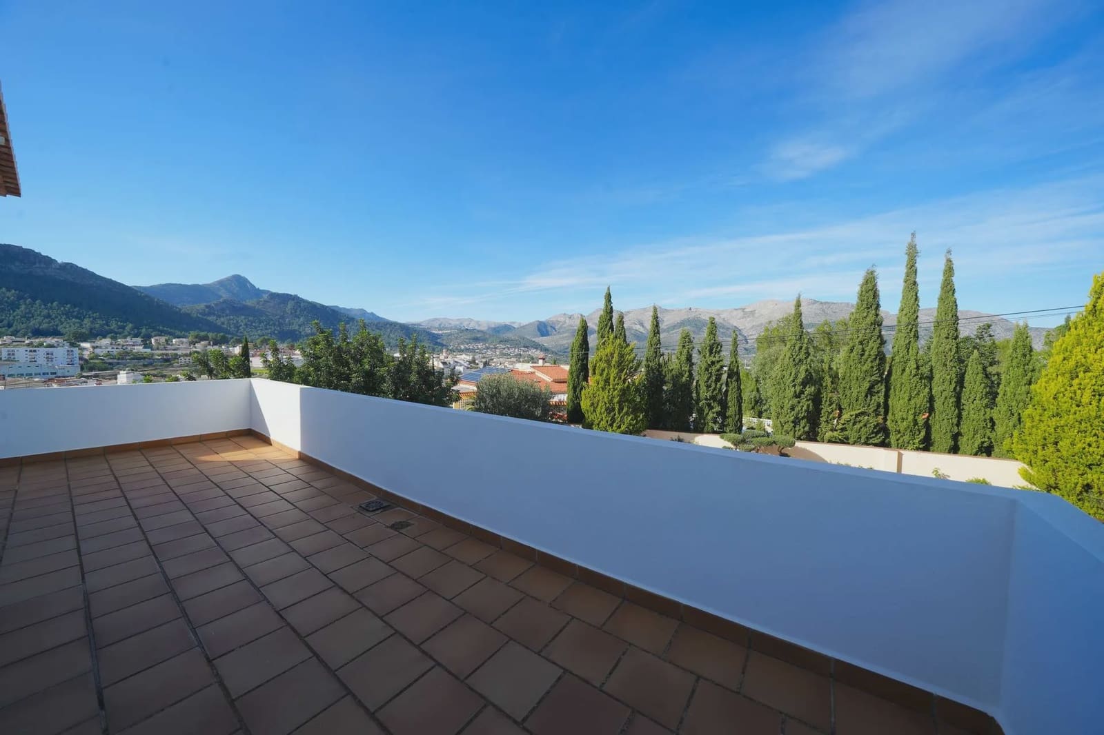 5 sovrum Villa till salu i Orba med pool garage - 890 000 € (Ref: 8736105)