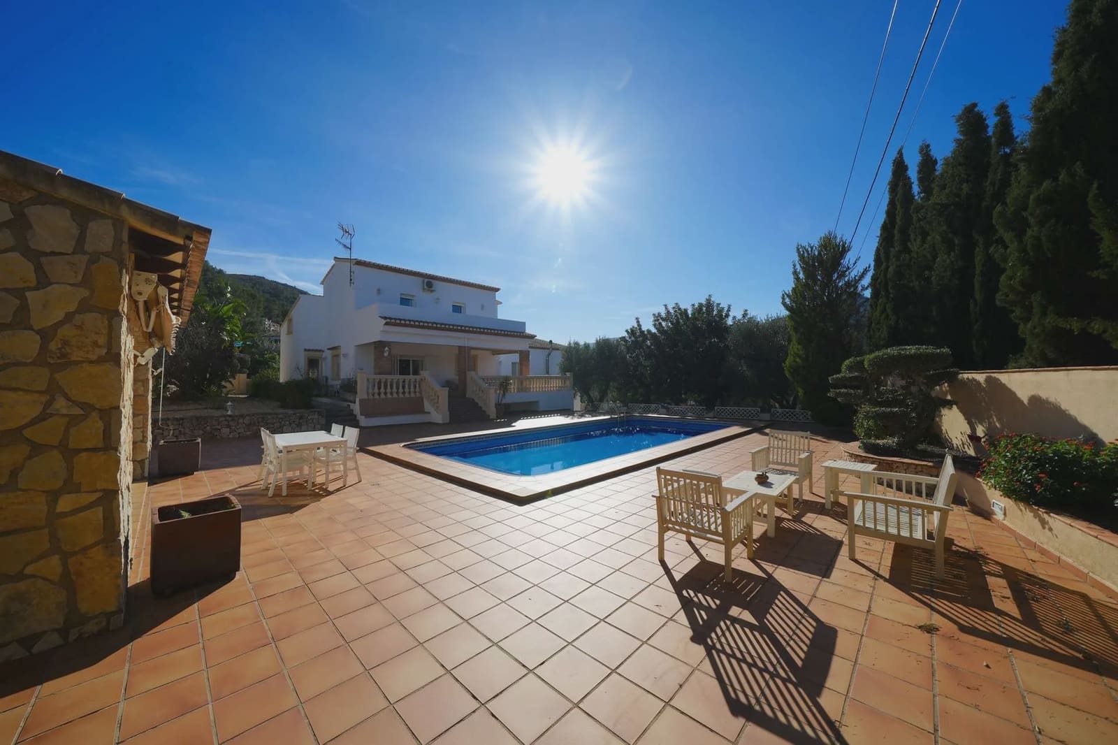 5 sovrum Villa till salu i Orba med pool garage - 890 000 € (Ref: 8736105)