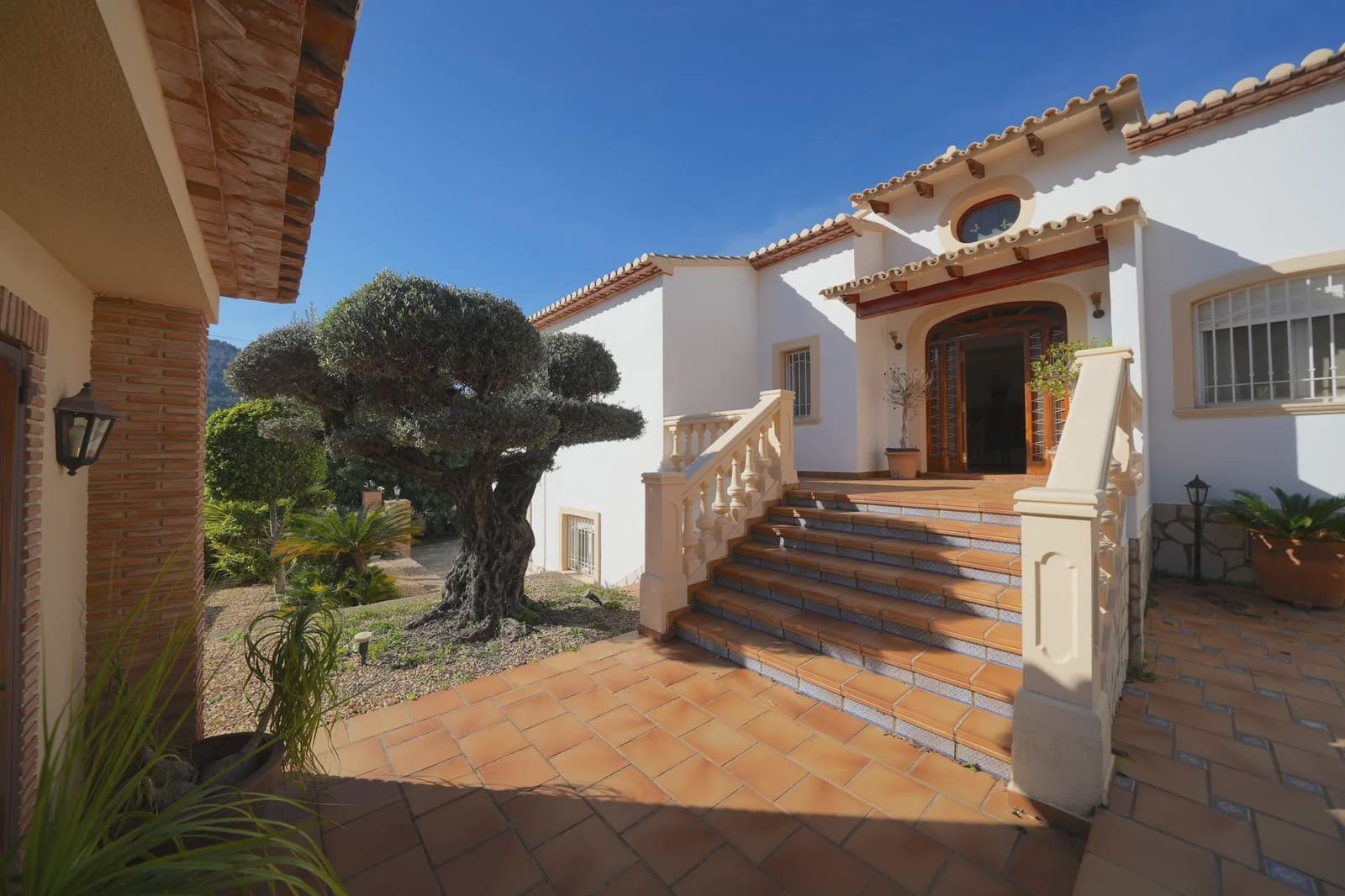 5 sovrum Villa till salu i Orba med pool garage - 890 000 € (Ref: 8736105)
